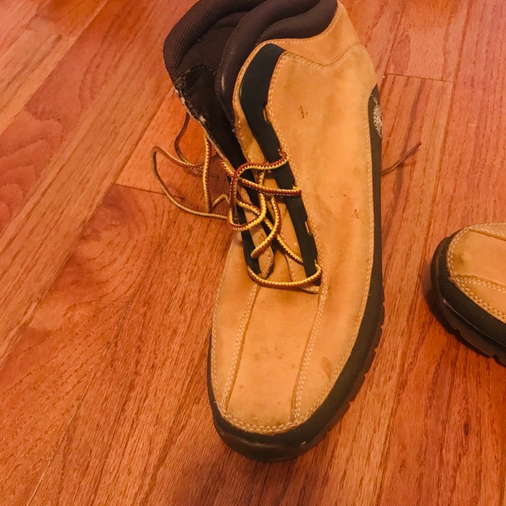 Timberlands boots - Picture 2 of 3